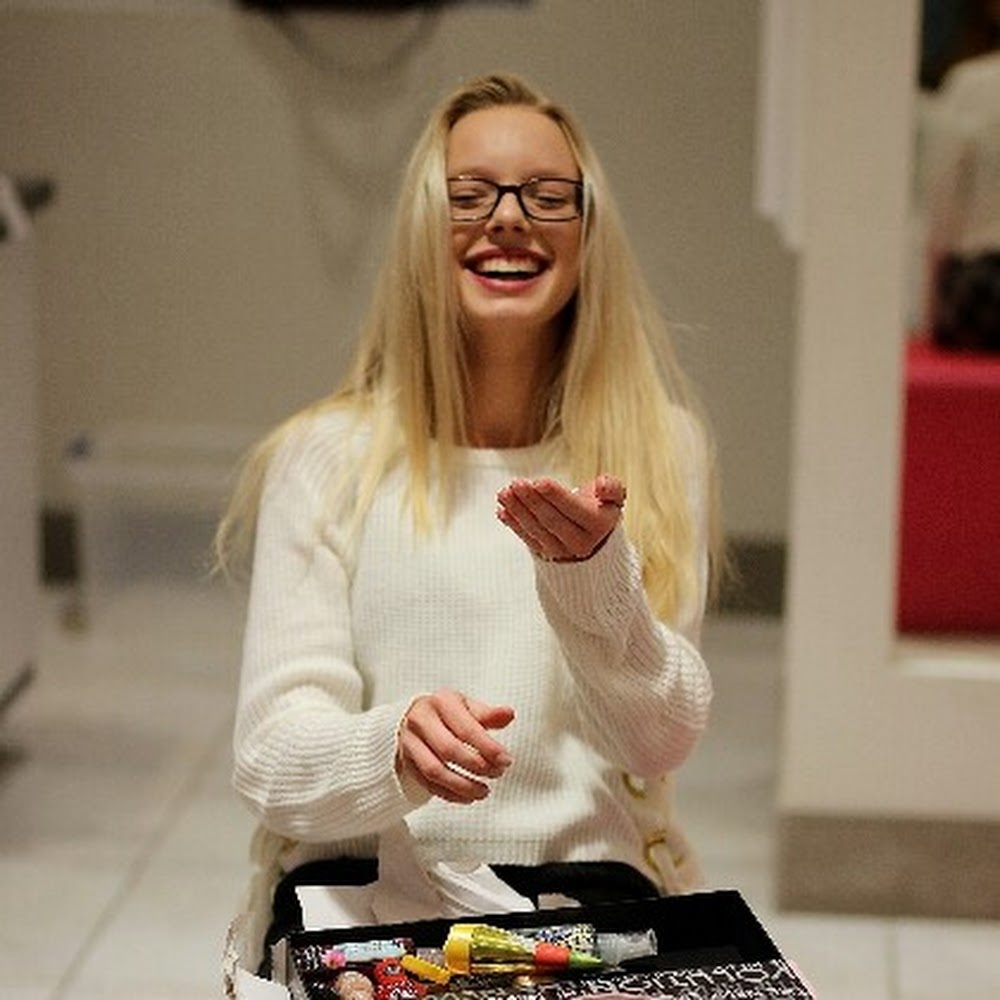 Meet your Posher, Alyssa